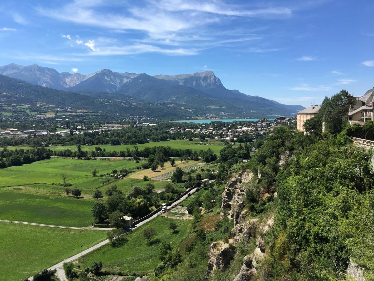 Embrun - Appartement 4/6 Personnes Avec Exterieurs 외부 사진