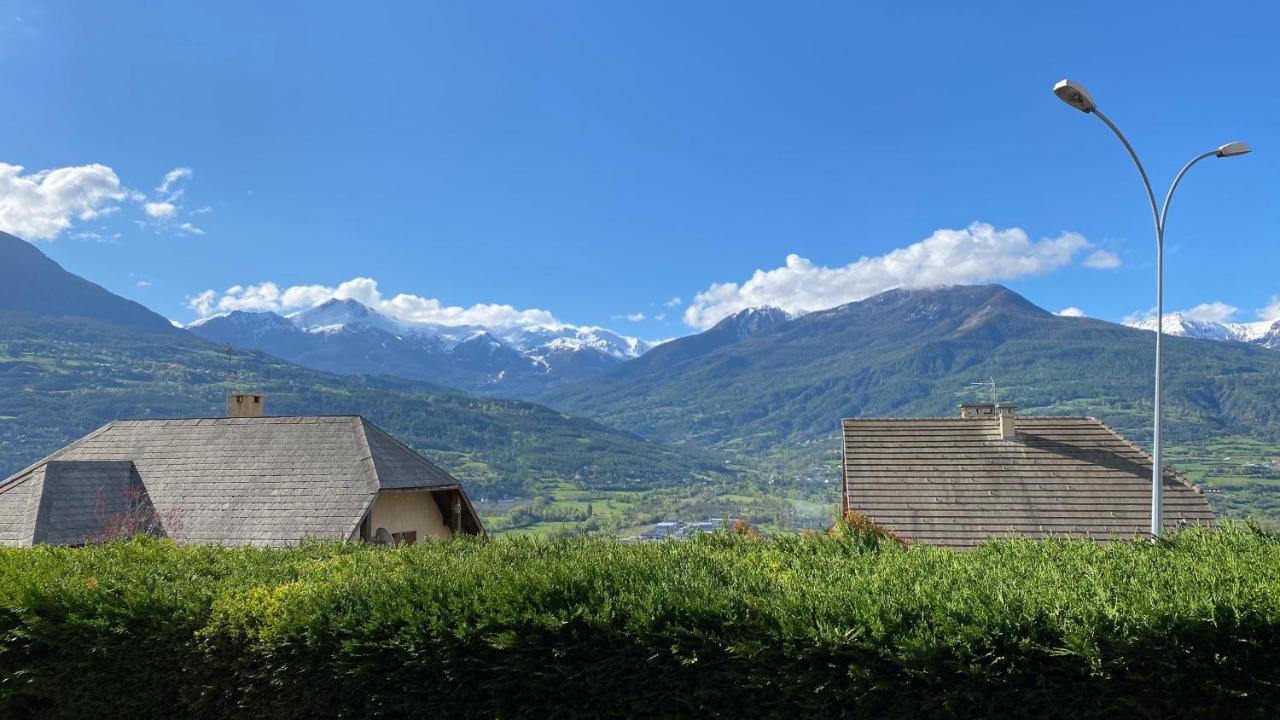 Embrun - Appartement 4/6 Personnes Avec Exterieurs 외부 사진